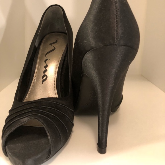 Nina 4.5 Peep Toe Pump size 8 Satin Heel - Picture 2 of 5